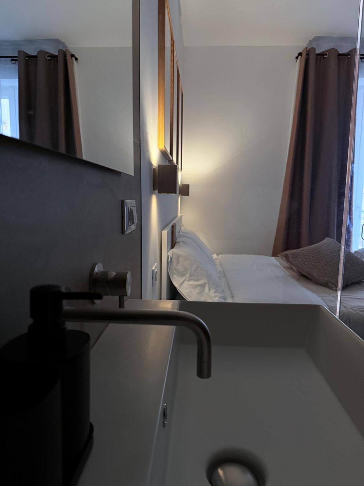 Santa Rosalia Suites Палермо Екстер'єр фото