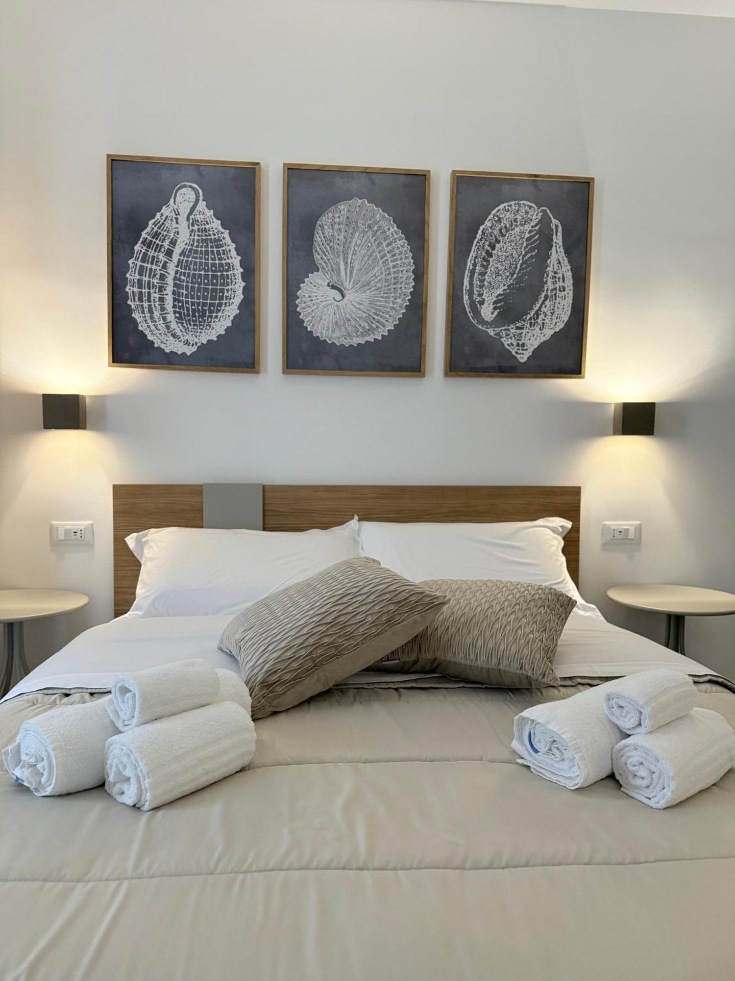 Santa Rosalia Suites Палермо Екстер'єр фото