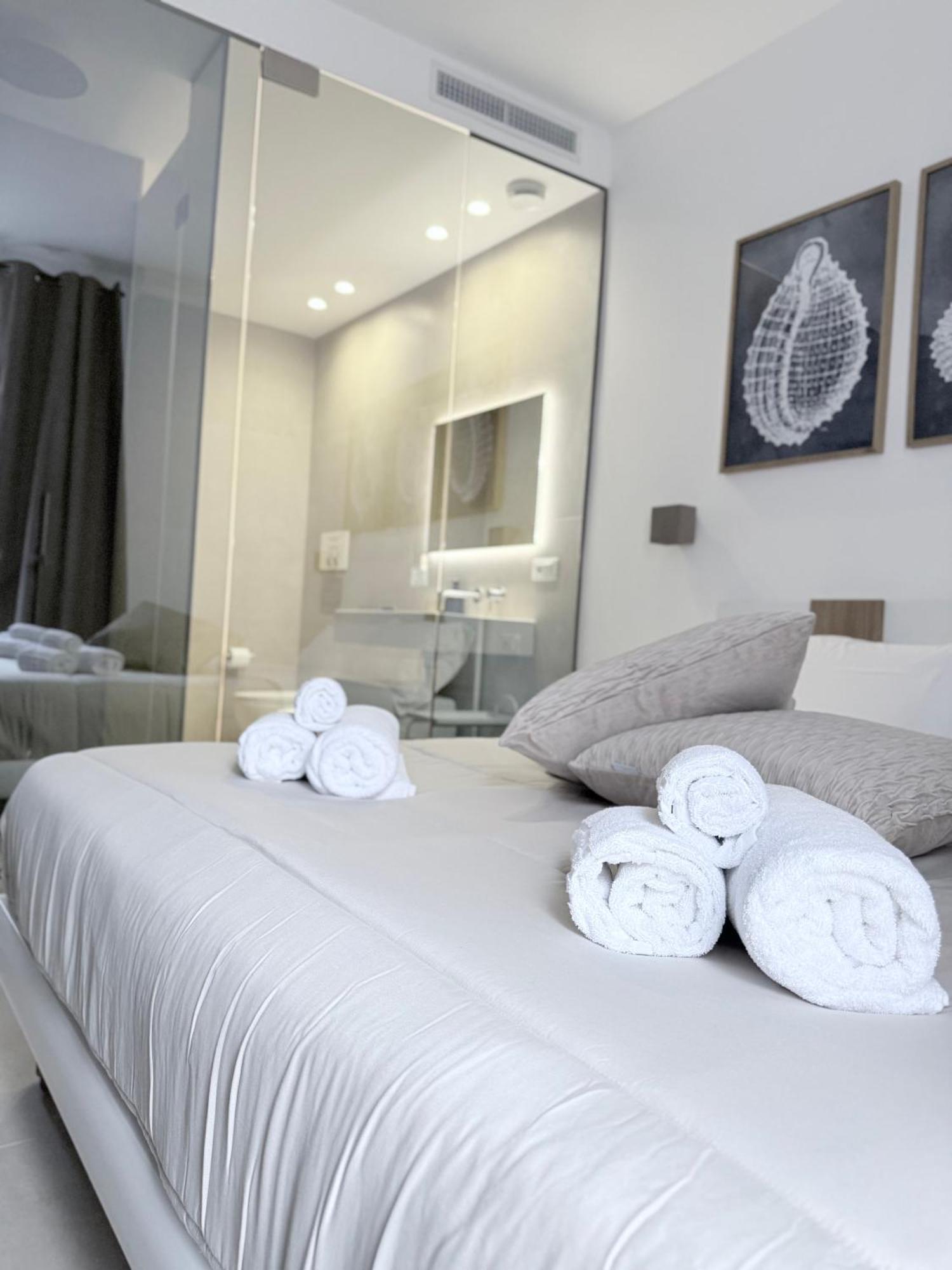 Santa Rosalia Suites Палермо Екстер'єр фото